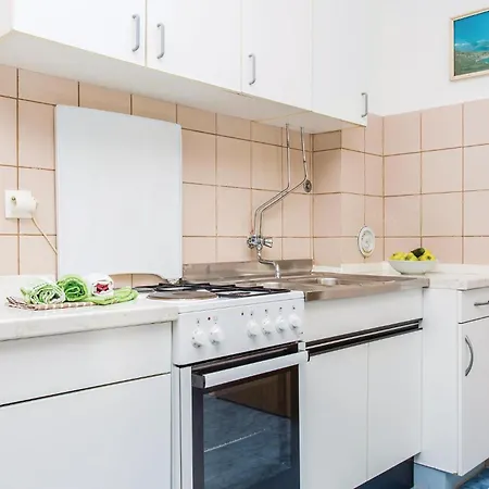 Apartament Cozy In With Wifi Malinska
