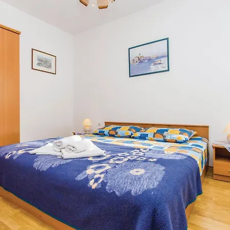 1 Bedroom Awesome In Apartment Malinska