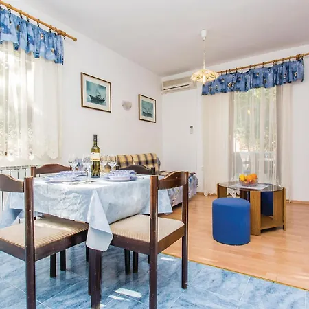 1 Bedroom Awesome In Malinska