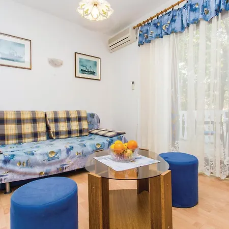 1 Bedroom Awesome In Malinska