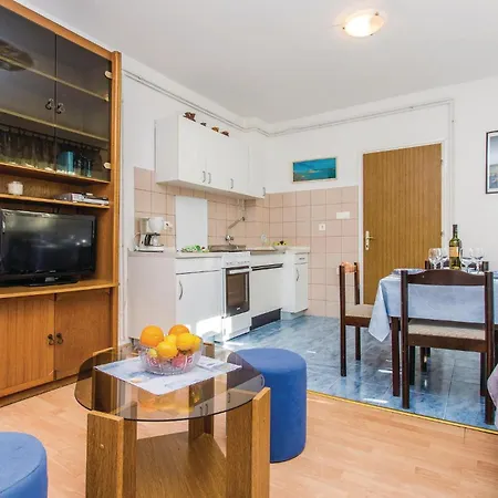 1 Bedroom Awesome In * Malinska