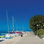 Apartment In With Wifi